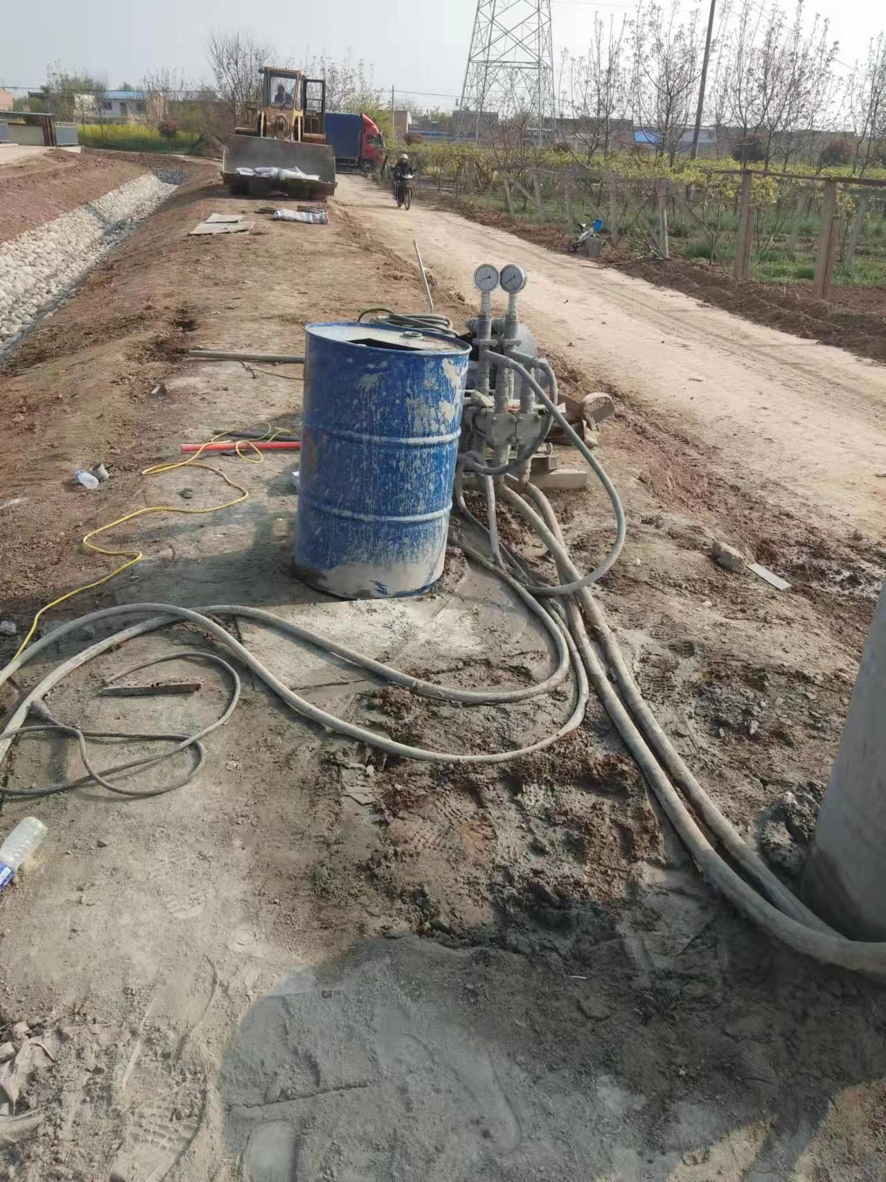 科尔沁右翼中顶管注浆